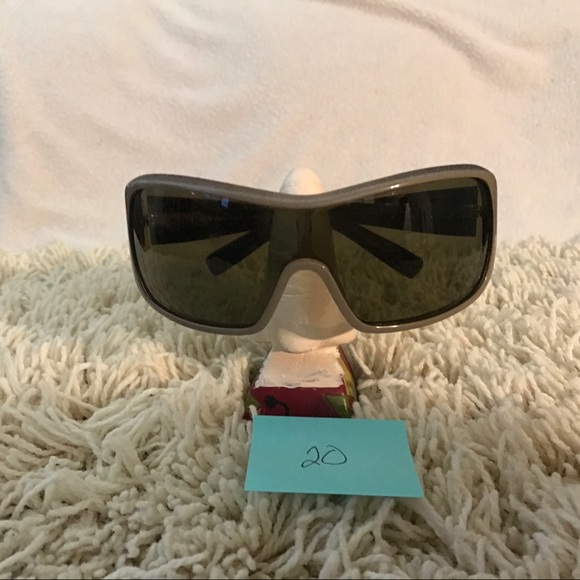 Sunglasses - Picture 4 of 8